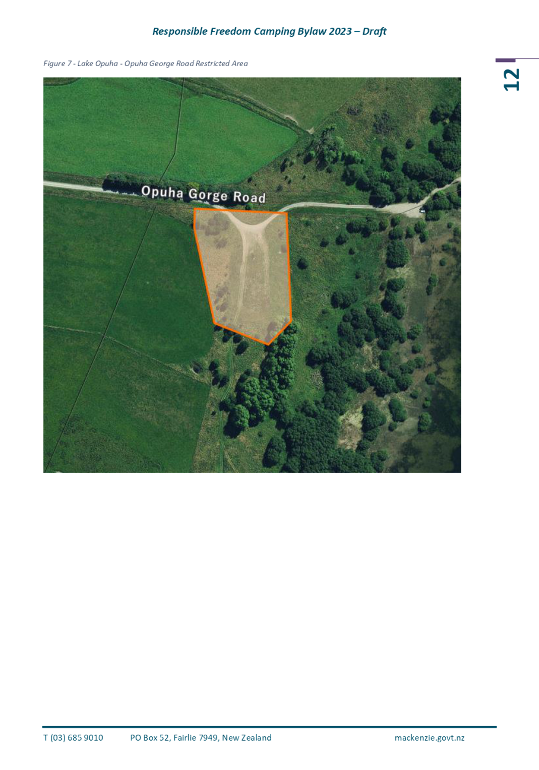 An aerial view of a field

Description automatically generated